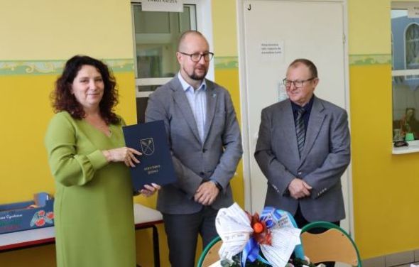 Wójt Gminy Jeżewo nagrodził nauczycieli z okazji Dnia Edukacji Narodowej