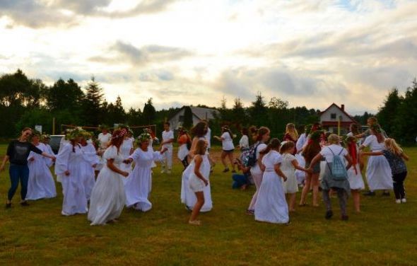 Wianki nad jeziorem Stelchno