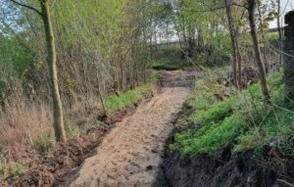 Chodnik wokół Jeżewka w trakcie budowy